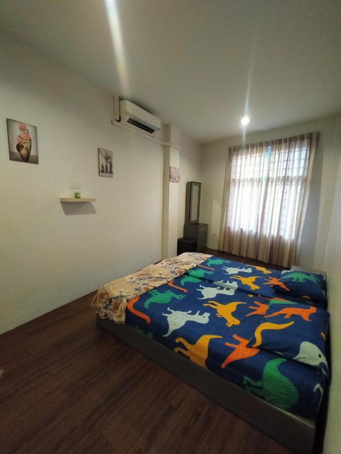 Joka-Joka Guesthouse Malacca Екстериор снимка